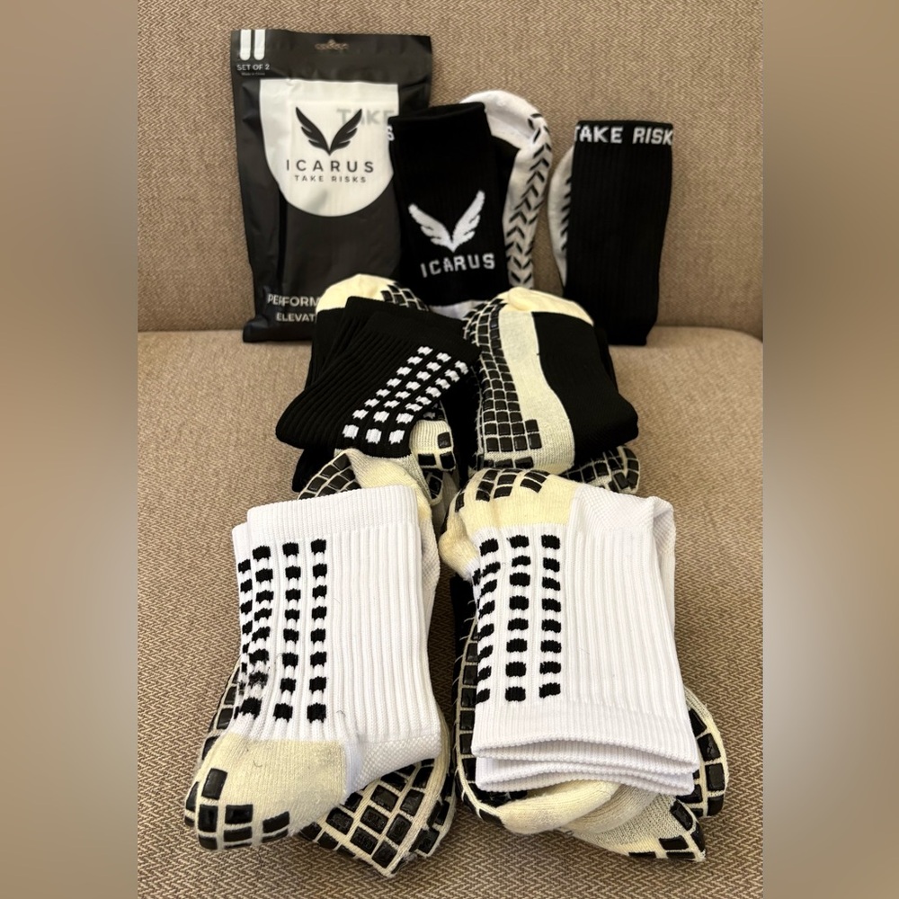 10 Pairs of Athletic Grip Socks - Black and White, Adult Size 6-11